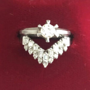 まあなんて懐かしい、昔のエンゲージリングとそれに合わせたダイヤモンドリング